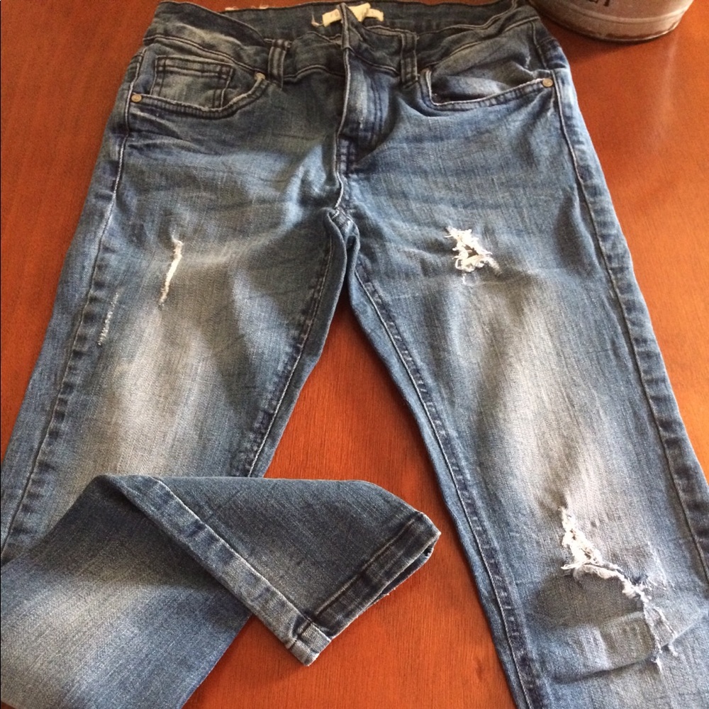 👖Forever 21 Distressed Skinny Jeans 👖